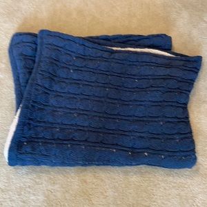 NWOT cable knit throw blanket